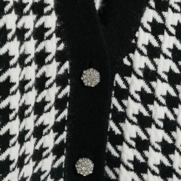 2/$40 🌺 Mango Knitted Vest - Size L - Picture 3 of 6